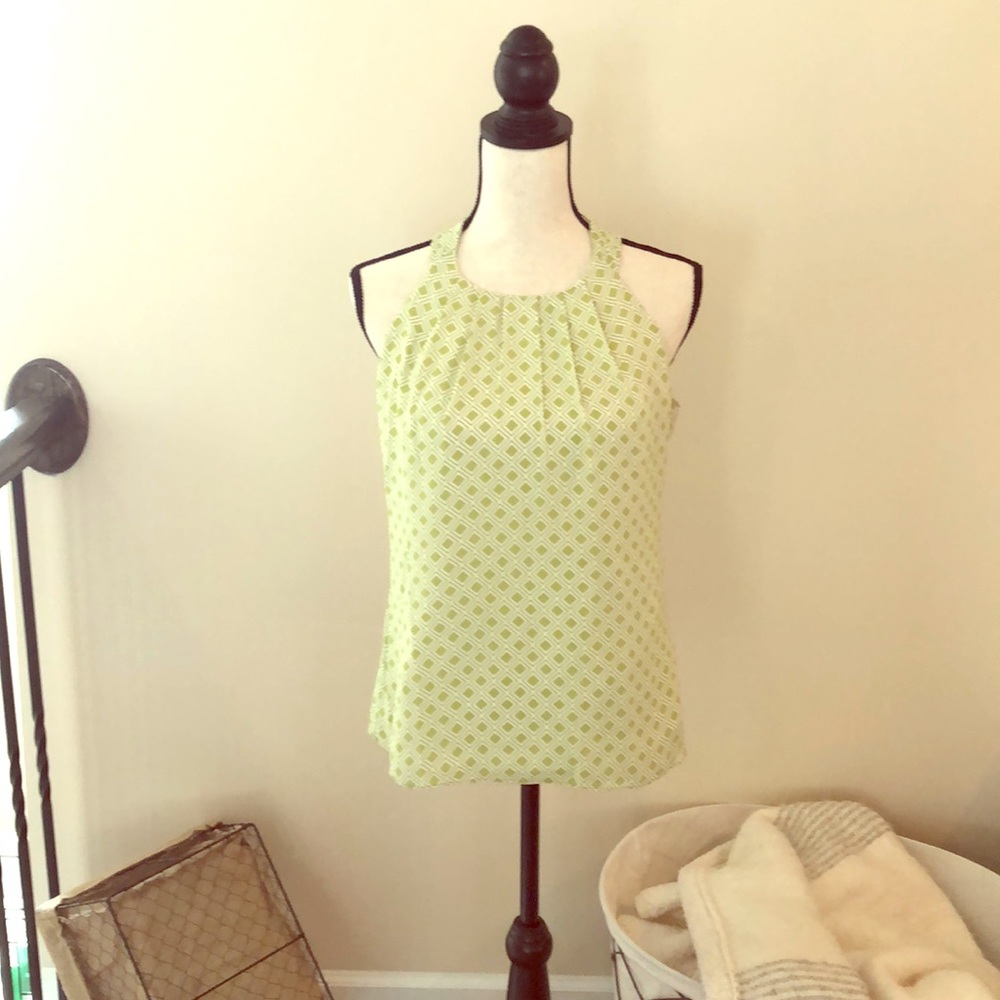High neck sleeveless blouse